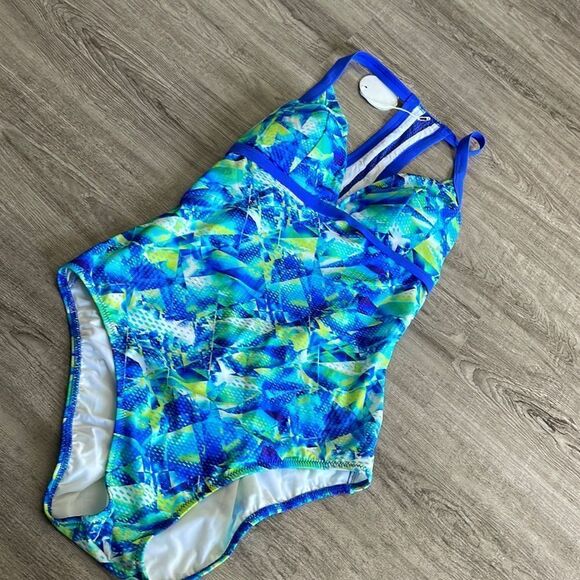 Women’s One Piece Swimsuit NEW - Picture 1 of 2